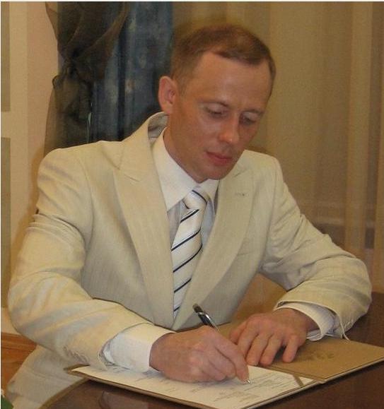 Владимир Попов