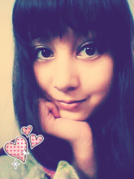 Брюнеточка