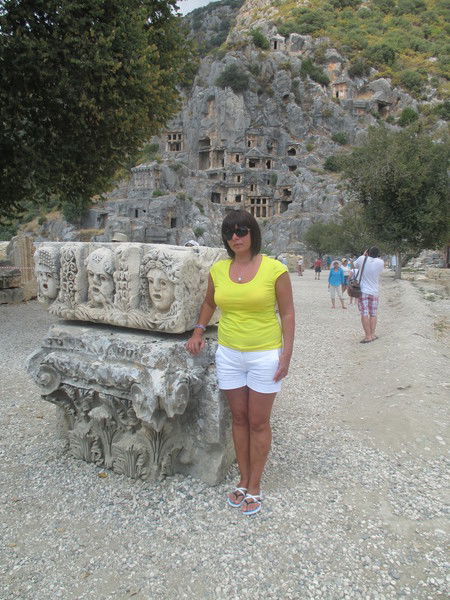 Людмила Петрова