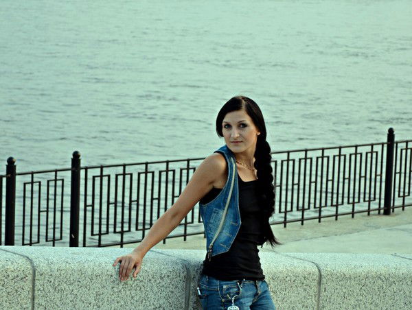 Аня Богдановская