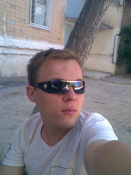 Артём Попов