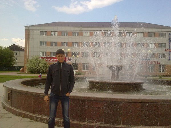 Макс Александров