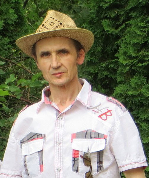 Виктор Уваров