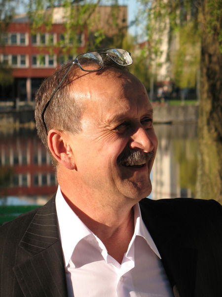 Виктор Пекарский