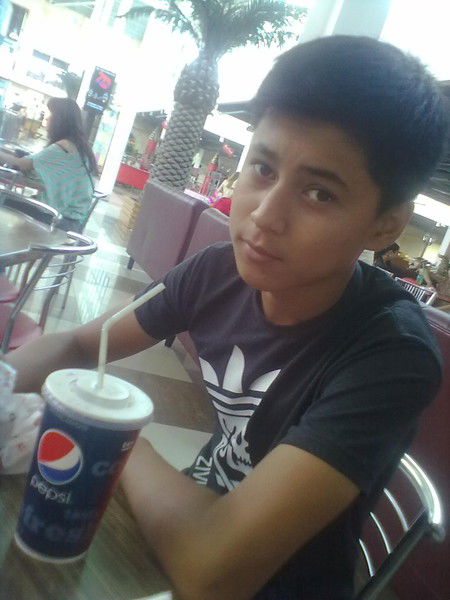 Ad1Lbek Садуов*)