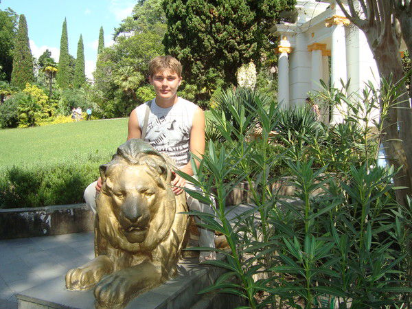 Алексей Антонов