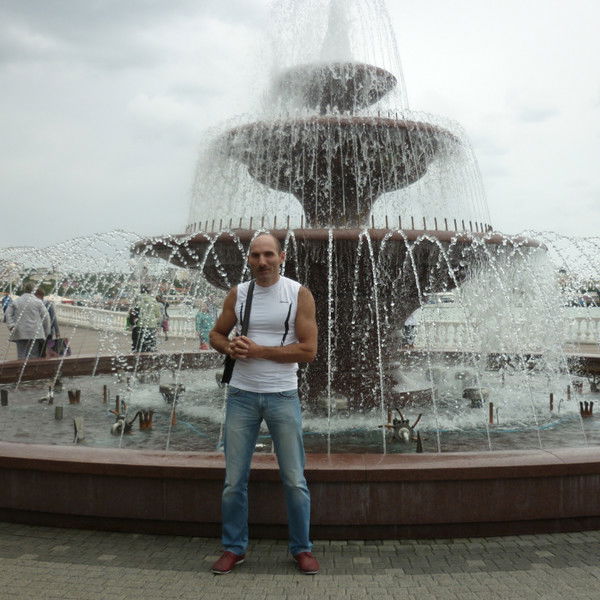 Владислав Степанян