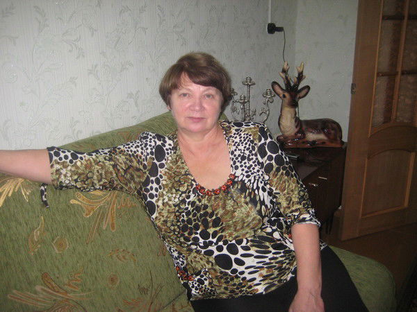 Нина Понедельникова (Суханова)