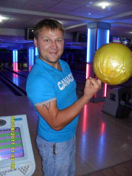 Жека Леонов