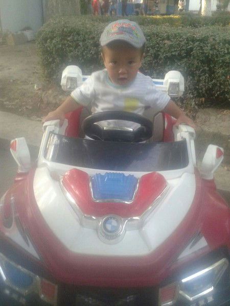 Эмил Пиназаров