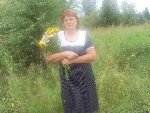 Нина Попова