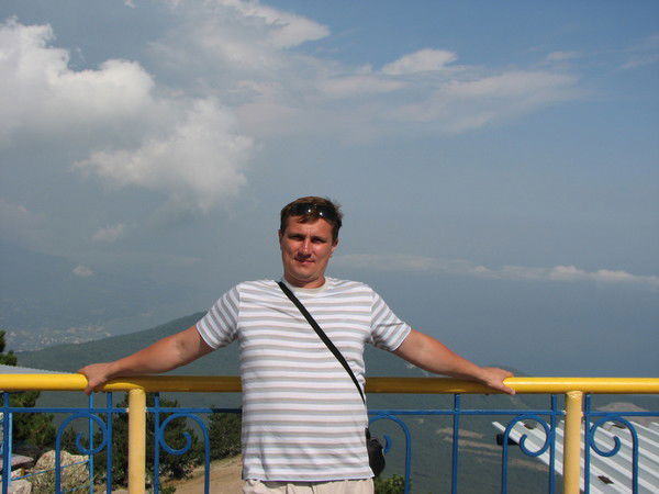 Виктор Постол