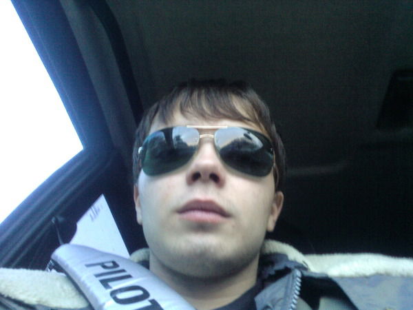 Павел Артамонов