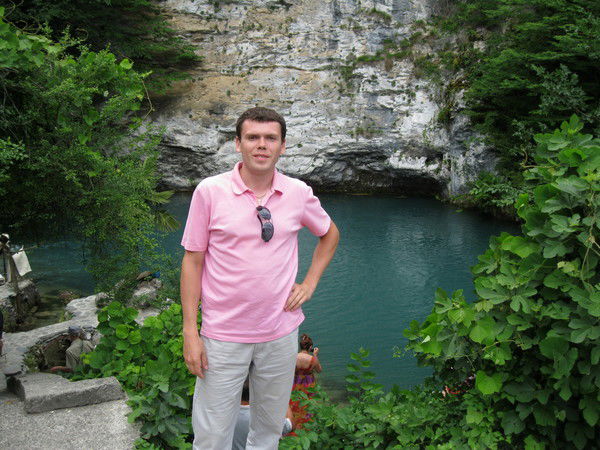 Антон Суворов