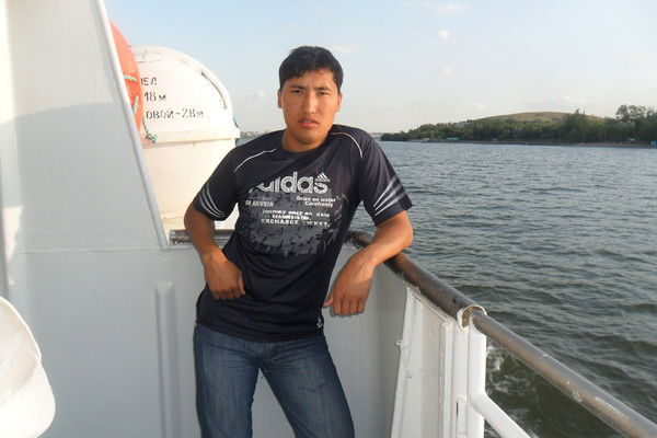 Даурен Андосов