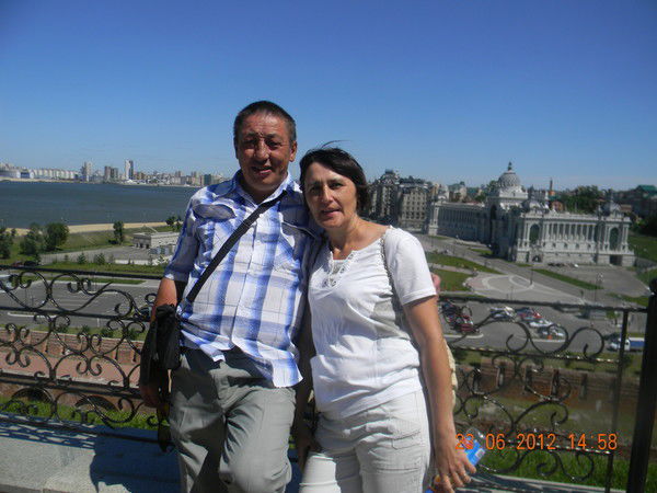 Нарис Ахатов