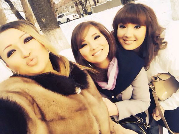 •°•akoni •°•