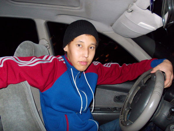 Айбек Есенгелди