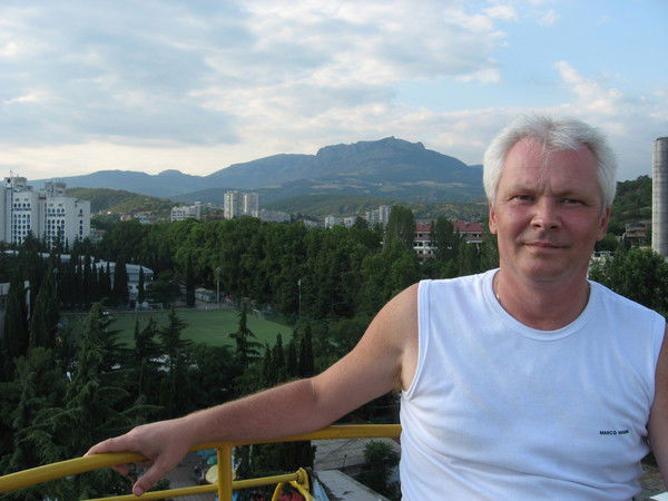 Олег Баженов