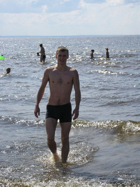 Антон Попов