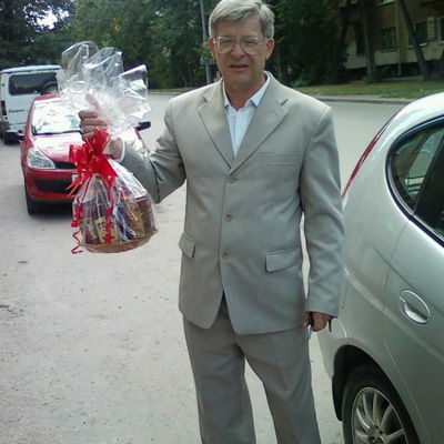 Александр Плотников