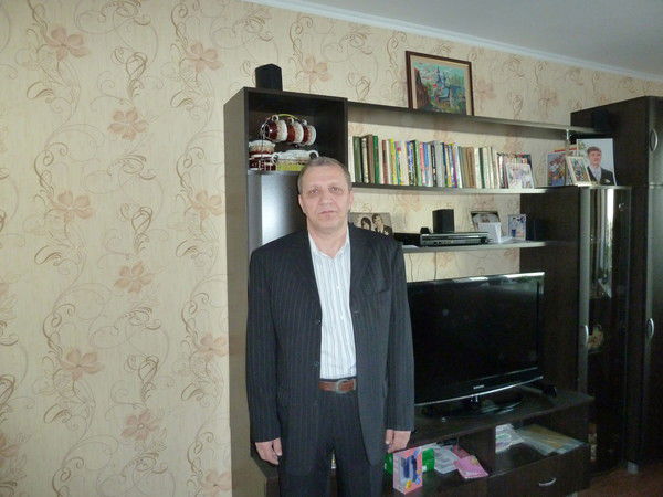 Владимир Ларионов