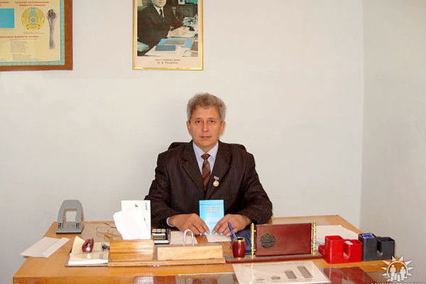 Исмаил Ахметов