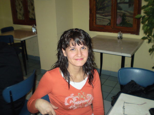 Лола Низамова