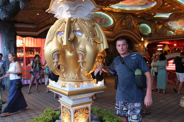 Антон Ходжаев