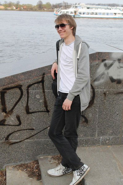 Александр Голов