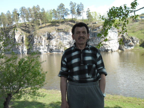 Владимир Акишев