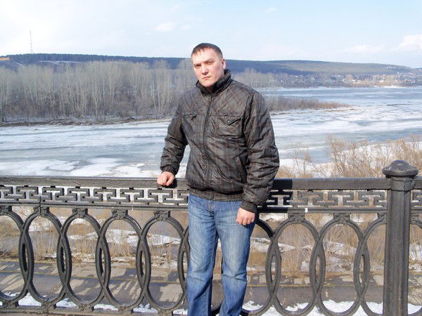 Владислав Хахалин