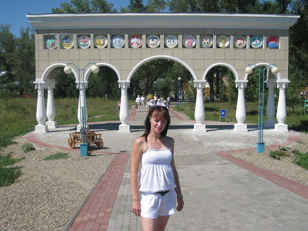 Анна Саруханян