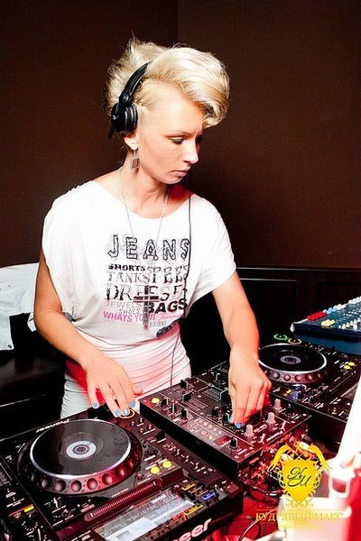 Женевьева Захарина