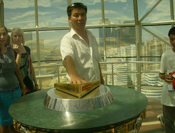 Канат Аяпбергенов