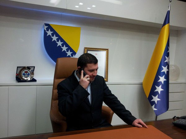 Неизвестно Неизвестно