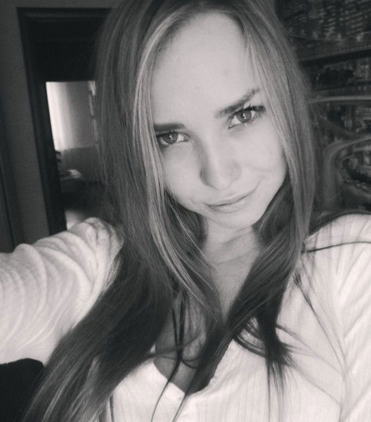 Аня Бунакова