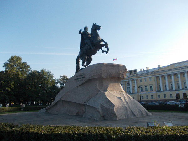 Дамир Хусаинов