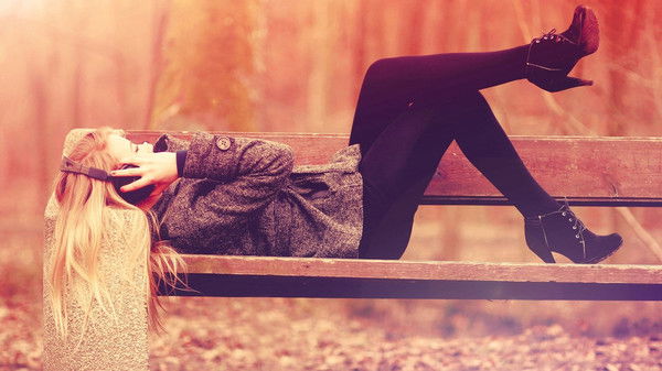 Алена Захaрова