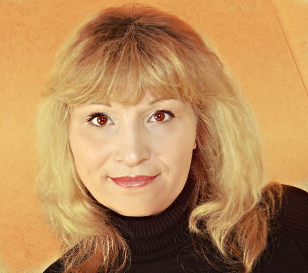 Елена Строганова