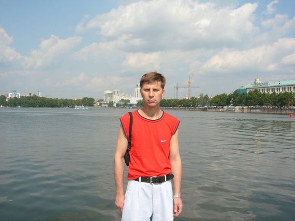 Олег Незнаев