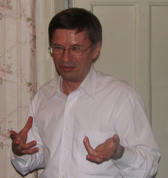 Валентин Иванов