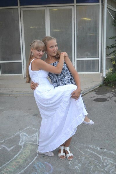 Лена Белякова