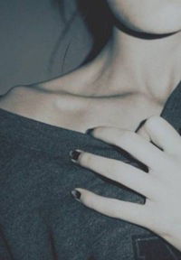 Николь Островская