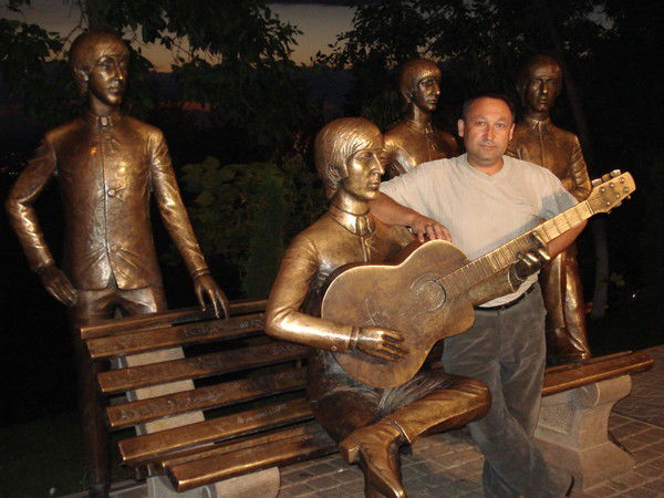 Яша Султанов