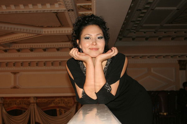 Зарина Султанова