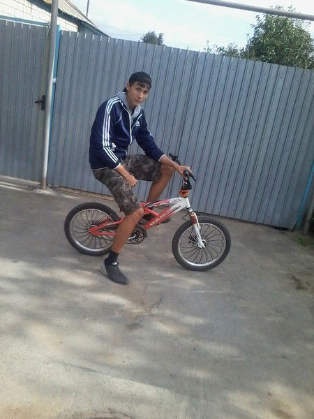 Андрей Суриков