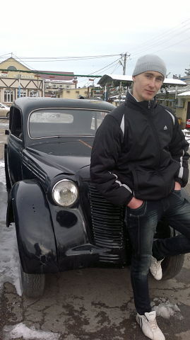 Димон Белый