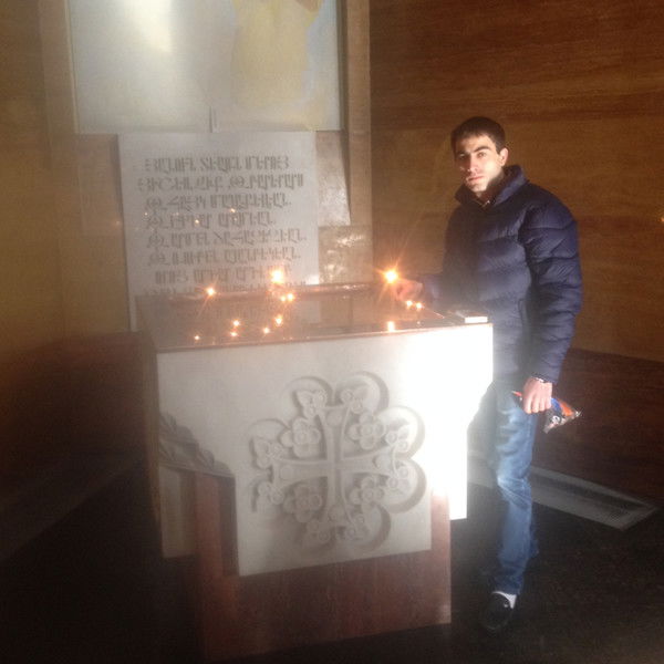 Рустам Закарян