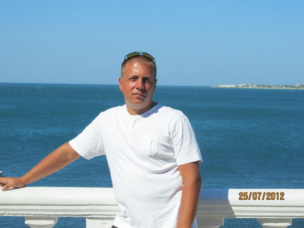 Денис Картуесов